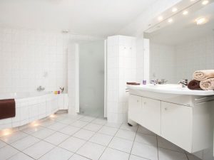 Bubbelbad in de badkamer