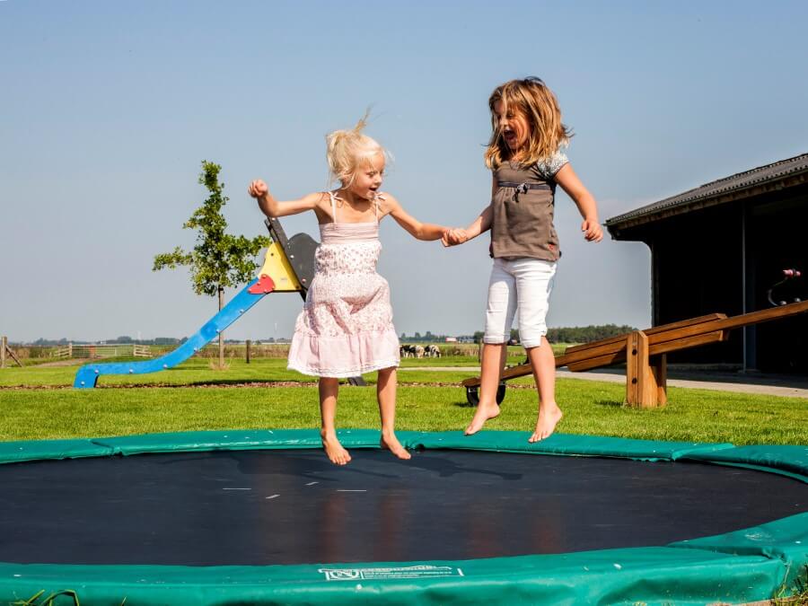 Trampoline springen, vinden ze prachtig