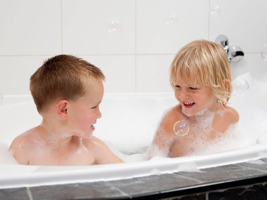 Kinderen vinden het bubbelbad fantastisch